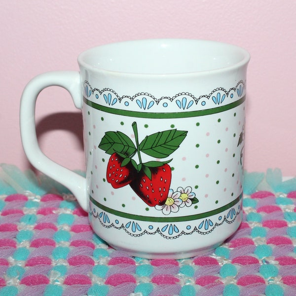 Cute Retro 80s Strawberry Design Coffee Mug | Vintage Cottage Kitchen Decor