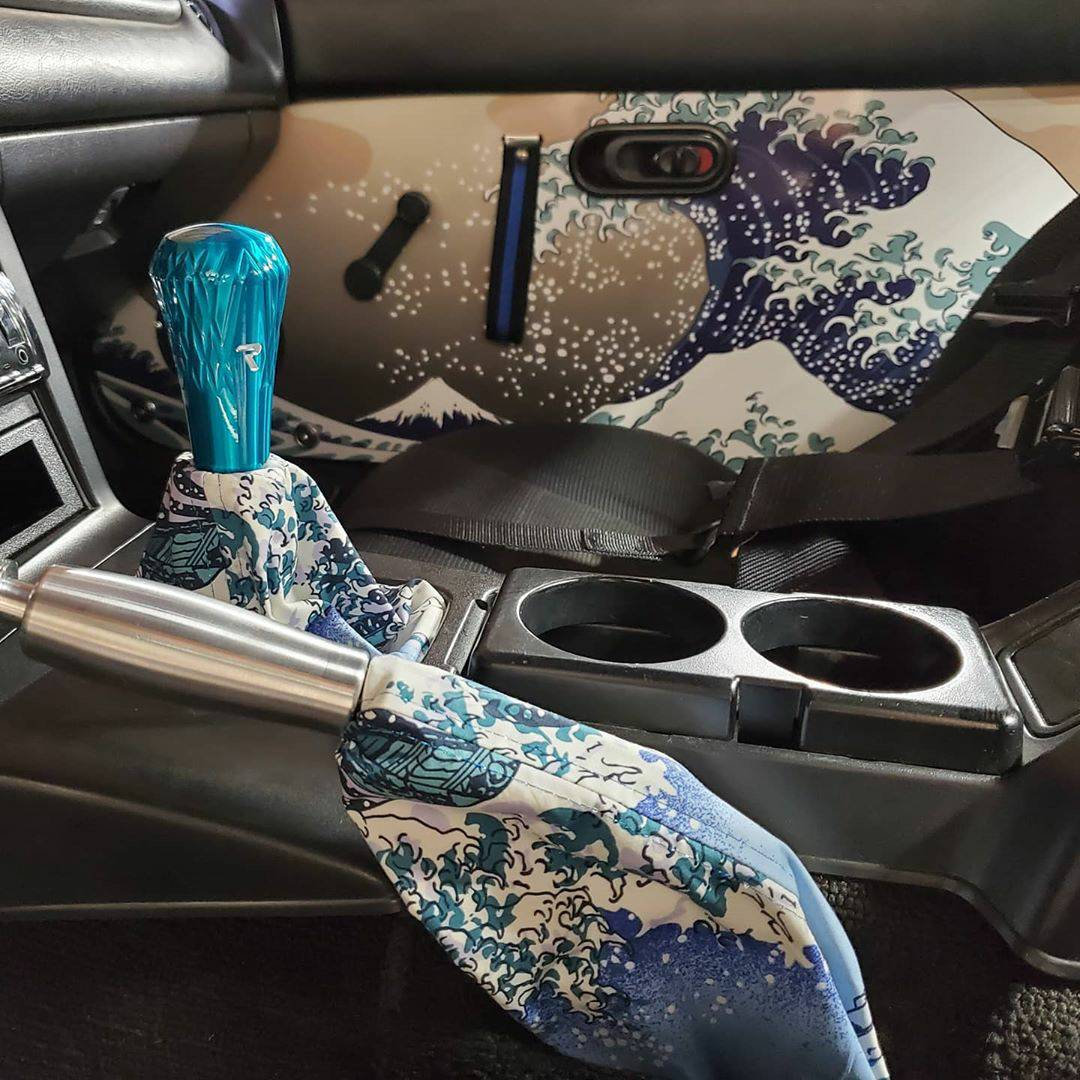 【最安値に挑戦】 Blue Flowy Big Japanese Wave Shift Boot OR Handbrake Boot 帽子