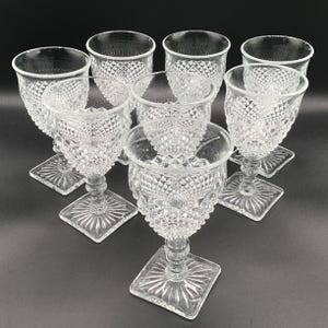 Juego de 8 copas de vino de vidrio con tachuelas transparentes Westmoreland, década de 1930-1940
