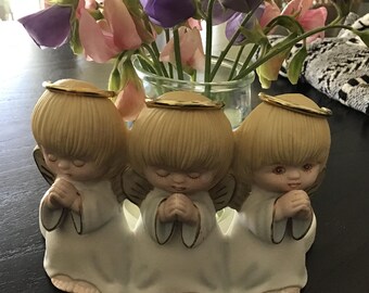 Figuritas vintage de ángeles orando de Hallmark con aureolas doradas, florero/jarrón, portavelas