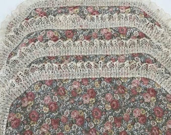 Set 4/1980s cottagecore floral placemats with beige lace trim
