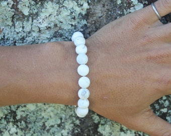 10mm Howlite Beaded Bracelet: Serenity Stone Jewelry