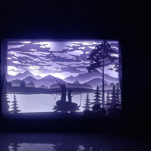 Pesca, Pescatore, Modello di scatola luminosa 3D tagliata su carta, Download digitale SVG, Shadow Box SVG Digital Download Files, Per Cricut, Pesce di lago