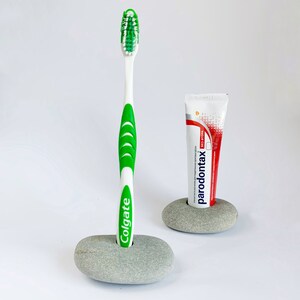 minimalist toothbrush
