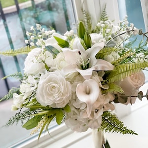 Elegant White and Cream Artificial Bridal Bouquet with Lilies, Roses, and Calla Lilies – Realistic Wedding Keepsake