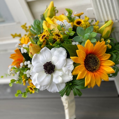 ARTIFICIAL SUNFLOWER BOUQUET Bridal shops flowers, wedding flowers , silk bouquet, yellow, summer wedding, keepsake, realistic, flowers, roses