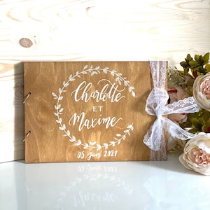 Livre d'or en bois pour mariage - livre format A4 + Finition au choix : ruban ou dentelle -  texte au choix, calligraphie peinte à la main