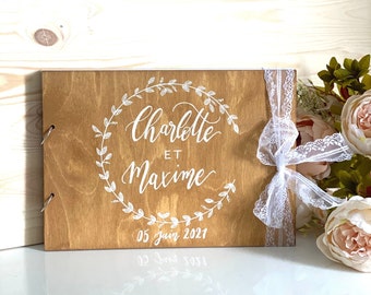 Livre d'or en bois pour mariage - livre format A4 + Finition au choix : ruban ou dentelle -  texte au choix, calligraphie peinte à la main