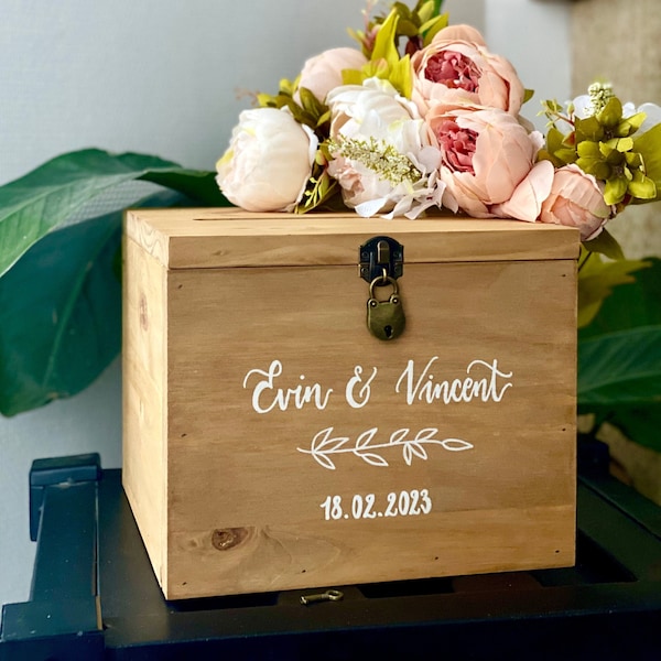 Urne en bois - cagnotte mariage - personnalisée avec vos prénoms calligraphiés - vendu avec fermoir cadenas - urne mariage - boite à cartes