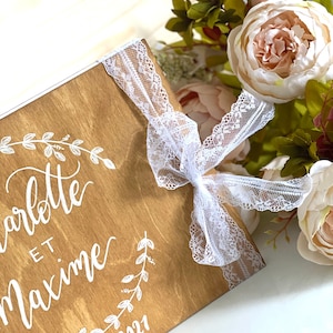 Livre d'or en bois pour mariage livre format A4 Finition au choix : ruban ou dentelle texte au choix, calligraphie peinte à la main image 6