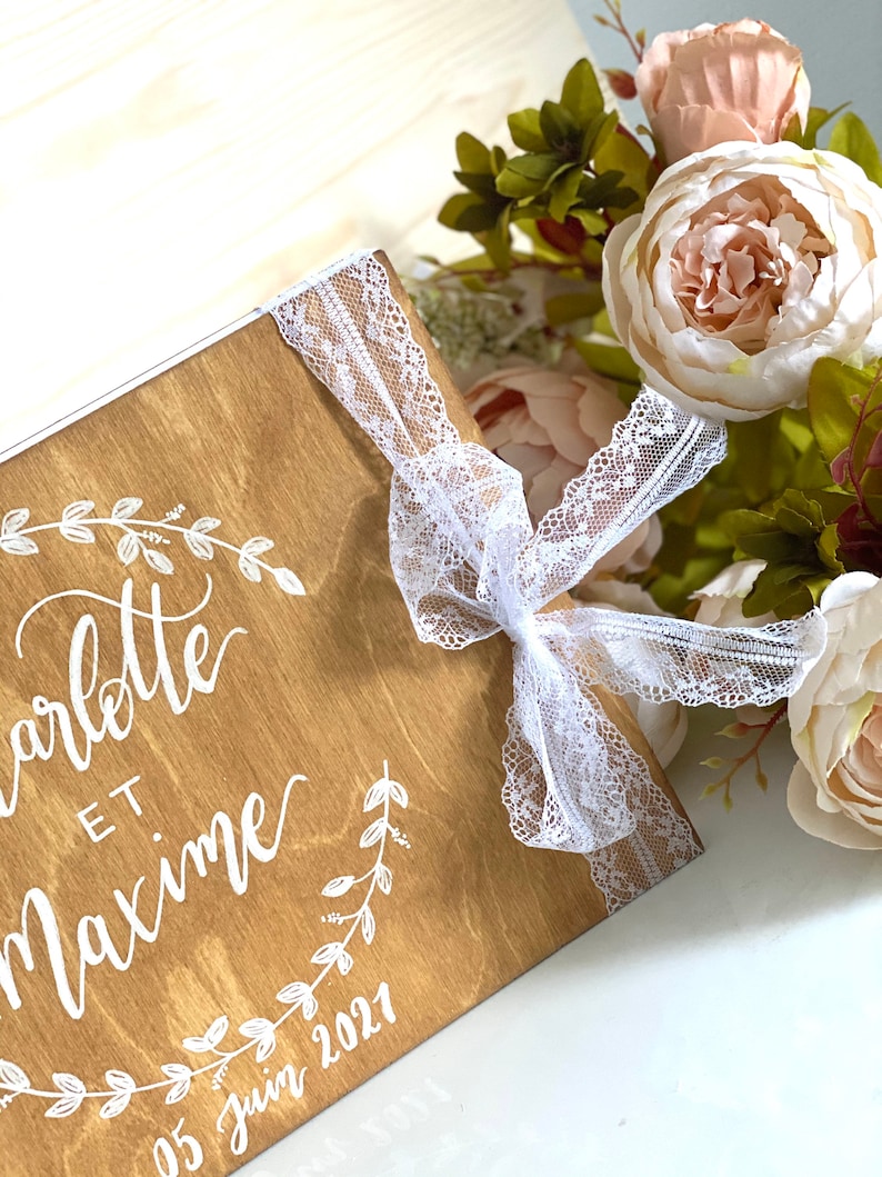 Livre d'or en bois pour mariage livre format A4 Finition au choix : ruban ou dentelle texte au choix, calligraphie peinte à la main image 6