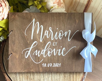 Livre d'or en bois pour mariage - livre format A4 + finition ruban ou dentelle -  texte au choix, calligraphie peinte à la main