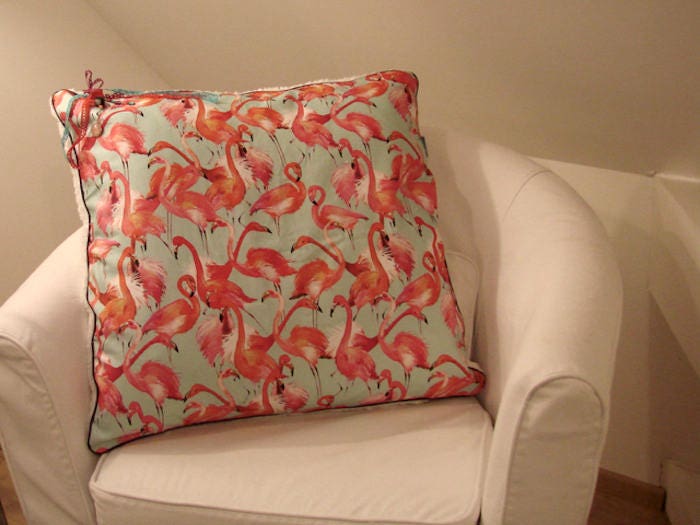 Housse de Coussin, Gros Coussin Déhoussable, Carré, 60x60cm, Tissu Flamants Roses, Fausse Fourrure P