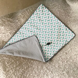 Coussin rectangulaire, déhoussable, housse de coussin, tissu polygones noirs/gris et cubes verts/blanc image 7