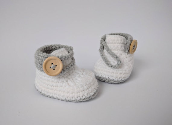 neutral baby shoes