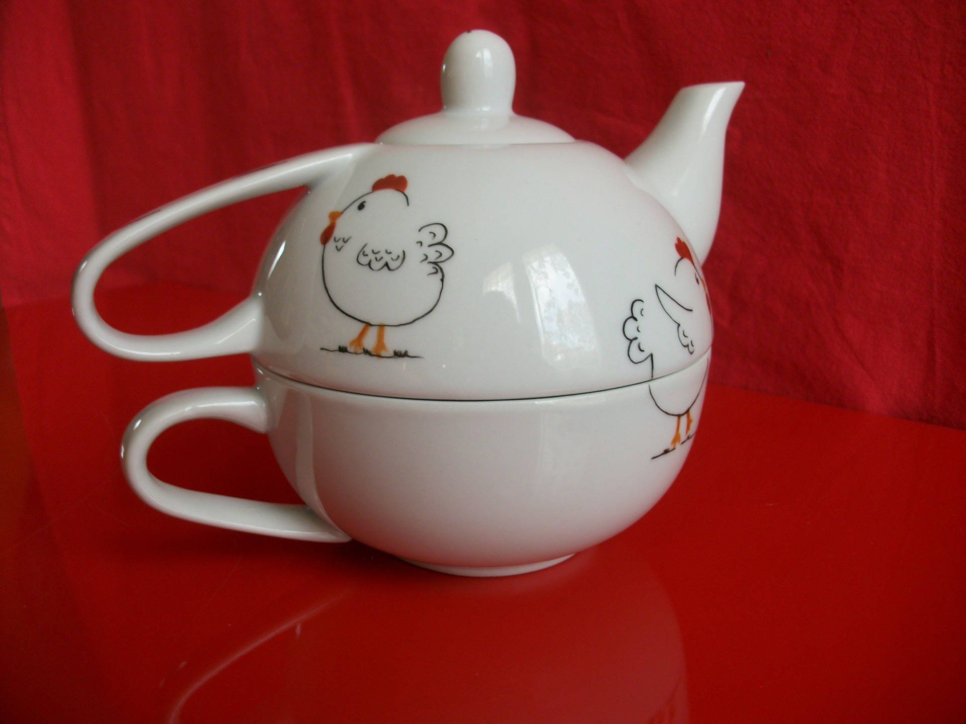 Théière ou Égoïste en Porcelaine de Limoges Décorée Petites Poules 