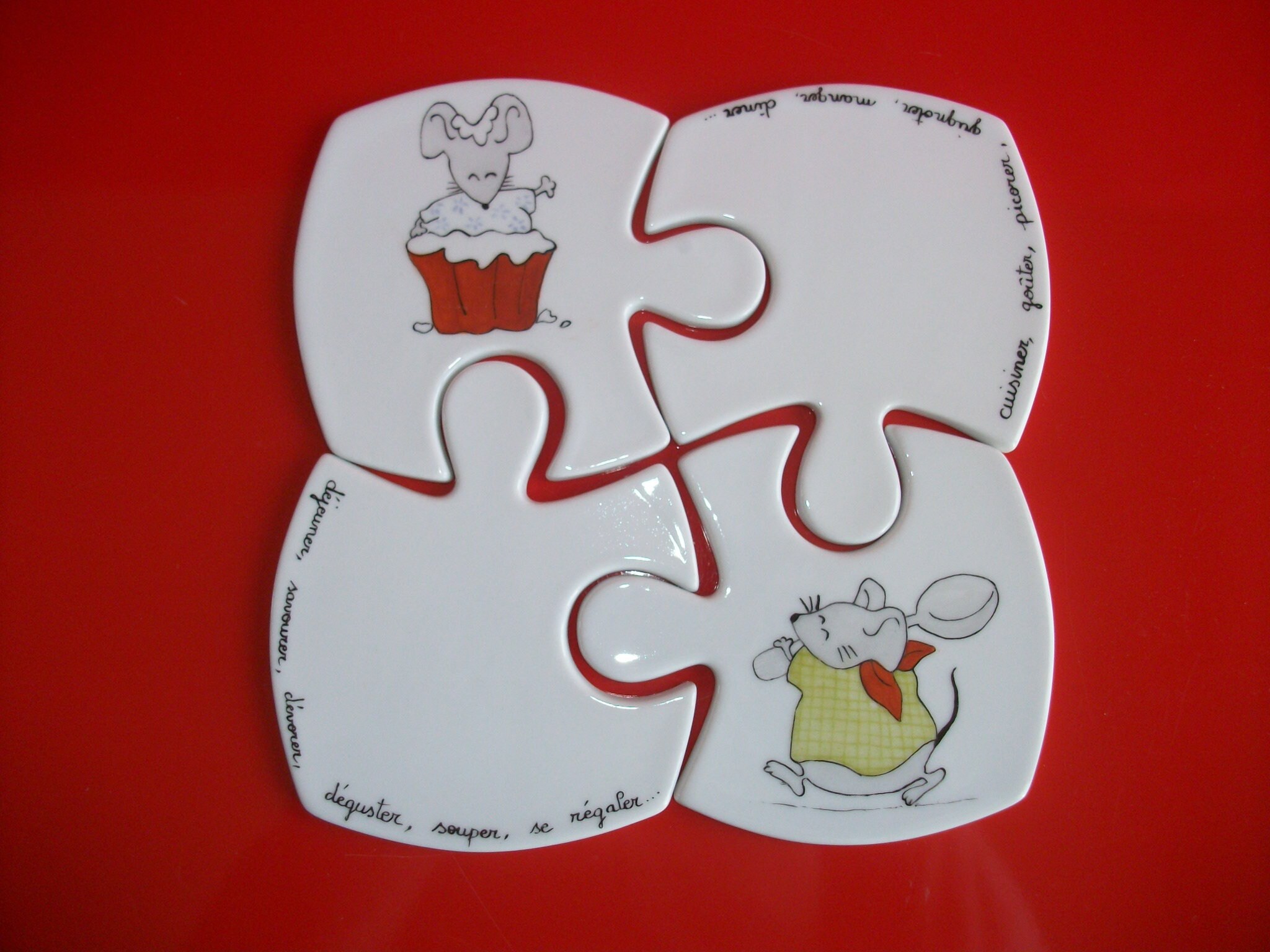 4 Dessous de Verre ou Tasse en Porcelaine Décorés à La Main Souris Gourmandes Forment Un Plat