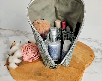 Trousse de maquillage ou trousse pour crayons