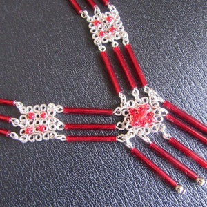 Collier Ethnique Chic multirangs Rouge et argent, connecteurs carrés et perles tubes de verre rouges idée cadeau bijou femme image 2