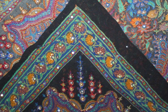 Vintage noir Multi chaud incroyable broderie Multi noir Floral magnifique Saree tissu Georgette pur fil tissé Work.Sarong mariage Sari.5YD 7010d4 Vintage noir Multi chaud incroyable broderie Multi noir Floral magnifique Saree tissu Georgette pur fil tissé Work.Sarong mariage Sari.5YD 7010d4