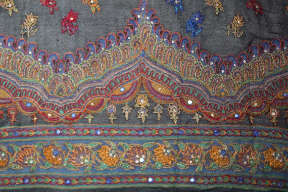 Vintage noir Multi chaud incroyable broderie Multi noir Floral magnifique Saree tissu Georgette pur fil tissé Work.Sarong mariage Sari.5YD 7010d4 Vintage noir Multi chaud incroyable broderie Multi noir Floral magnifique Saree tissu Georgette pur fil tissé Work.Sarong mariage Sari.5YD 7010d4