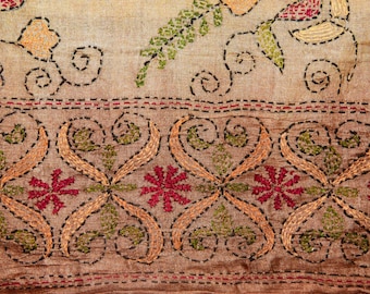 Vintage Beautiful Ethnic Indian Kantha West Bengal Saree Old 100% Pure Silk Saree Leaves Handmade Embroidery Thread Work Sarong Fabric Sari