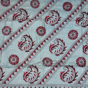 Ethnic Vintage Beautiful Antique Indian Kantha West Bengal Saree 100% Pure Silk Blue Saree Flower Handmade Red Embroidery Sarong Fabric Sari