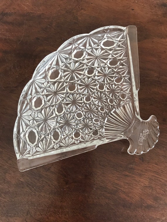 Pretty Vintage Pressed Glass  Fan Shaped Trinket … - image 7