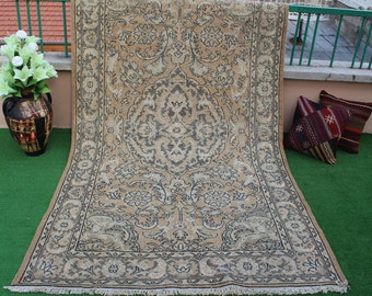 Turkish Rug, Vintage rug, Faded rug, 5'x8' Rug, Rustic Rug, Floral pattern Rug, Hand Woven rug, Area Rug, Bedroom Rug, Decorative rug,