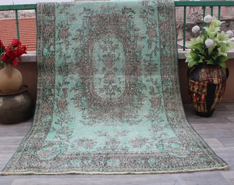 Türkischer überfärbter Teppich, grüner Teppich, Kilim Teppich, Bauernhaus Teppich, Vintage Teppich, Oushak Teppich, Kelim Teppich, Kelim Teppich