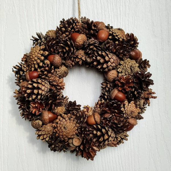 Wreath upon a door pinecone fall centerpiece tablecloths acorn burlap door hanger nut now september flowers pick acorn wood door hanger
