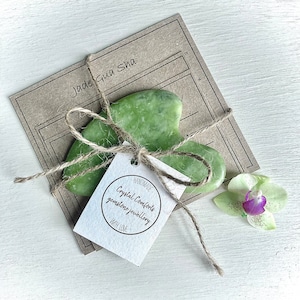 Jade Gua Sha Gift Set with instructions for Beginners, Green Jade Scraping Plate Beauty Tool - Anti-aging - Skin Care