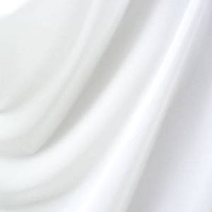 Tessuto in nylon e spandex Milliskin con finitura lucida (bianco) / (elastico in 4 direzioni/tagliato su misura)