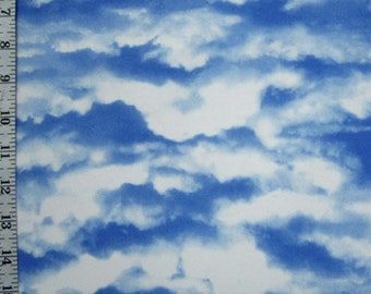 Estampado de nubes sobre tela de poliéster y elastano (azul) / (Elástico en 4 direcciones / se puede cortar a medida)