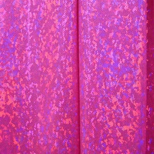 Tissu en verre brisé rose fuchsia avec feuille holographique en spandex | (Étirement dans 4 directions/par mètre)