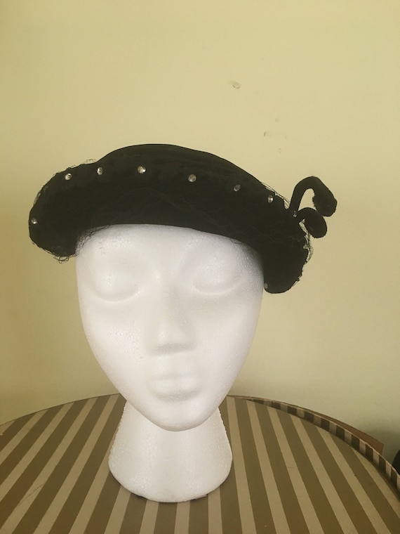1950s Velvet Hat - image 1