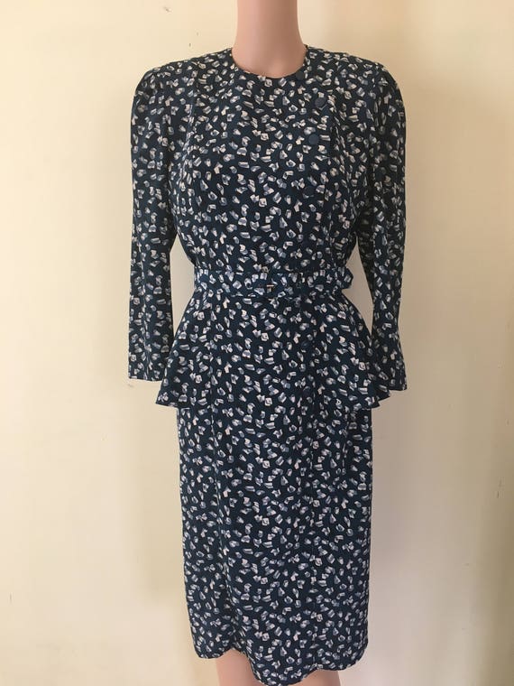 1970s does 1940s in this Liz Roberts peplum Dress - image 1