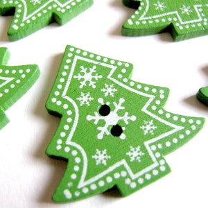 Lot de 5 boutons verts en forme de sapin en bois peint décoration de Noël blanche