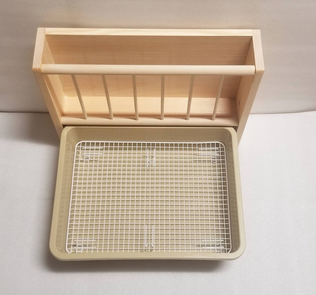 Scatterless Litter Box With Grids Wood Hay Feeder Food Stand 3 in 1 for