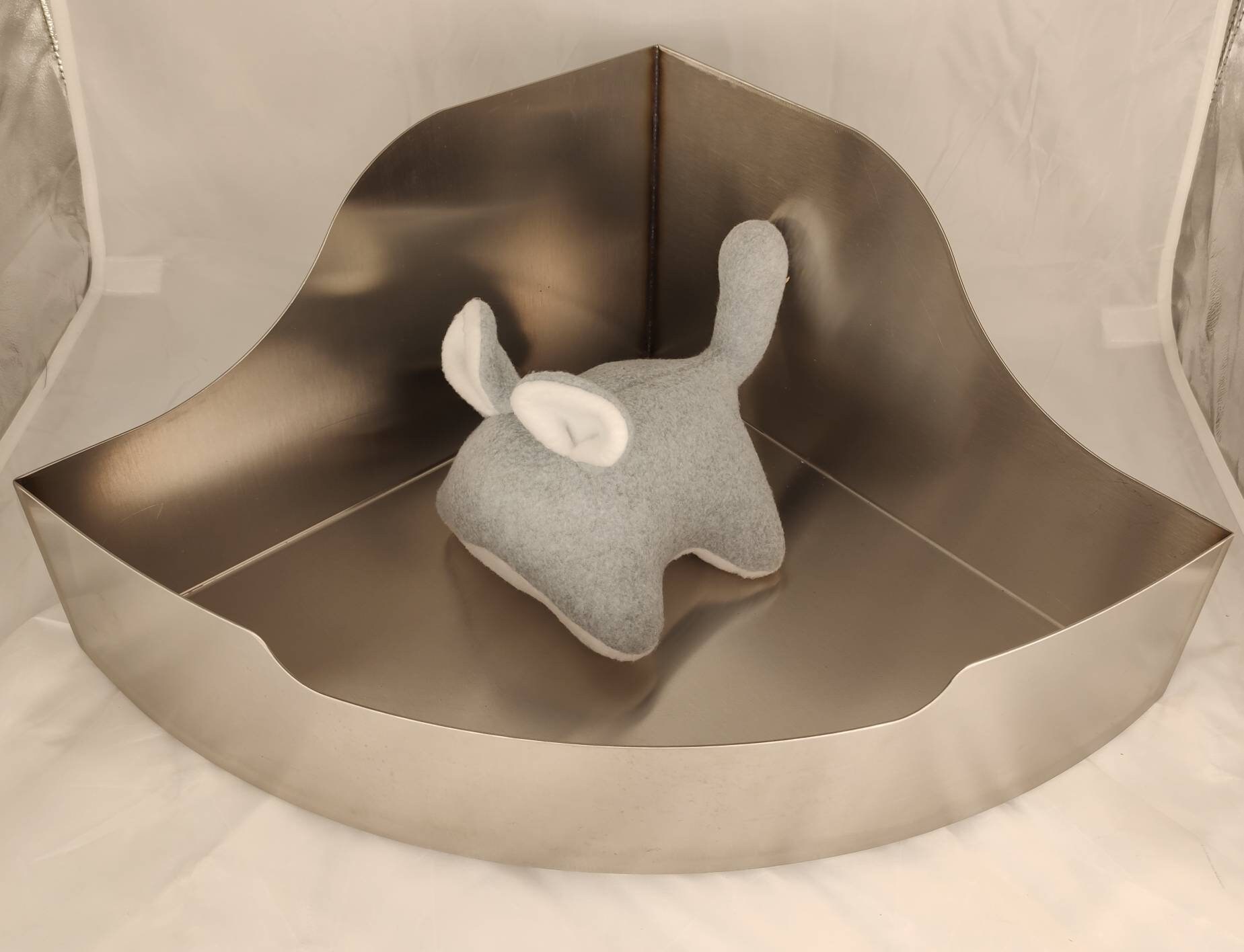 small corner litter box