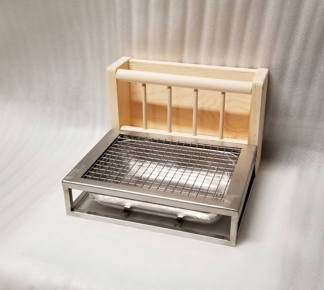 Stainless Steel Scatterless Litter Box With Wood Hay Feeder Food Stand