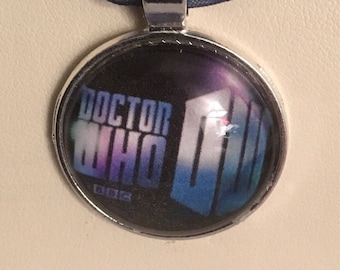 So very blue Doctor Who pendant necklace