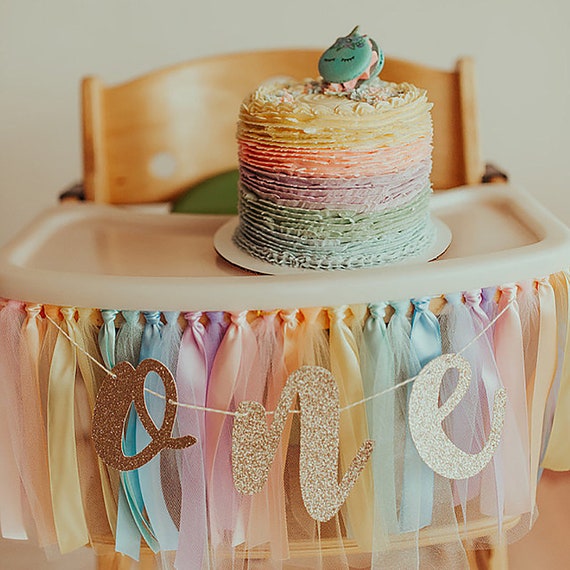 Bannière de chaise haute arc-en-ciel, bannière arc-en-ciel du premier  anniversaire, arc-en-ciel 1er anniversaire, gâteau Rainbow Smash, décoration  licorne 1er anniversaire -  France