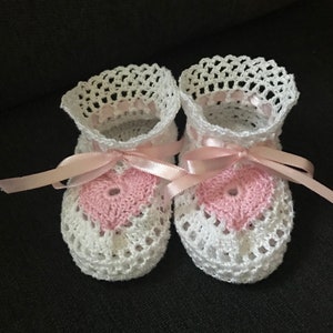 Sweet Heart Baby Booties White/pink heart