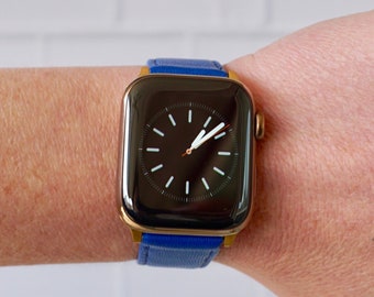Correa de cuero vegano azul para Apple Watch con hebilla dorada