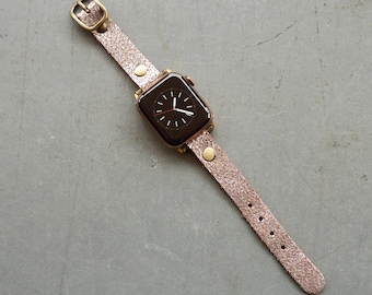 Correa fina plateada para Apple Watch con hebilla dorada, de Kaylie Fry Creative