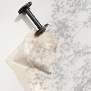 Nastro di seta di velluto di colore personalizzato / fatto a mano, nastro tinto a mano per bouquet da sposa, inviti di nozze, styling e confezioni regalo