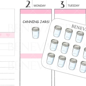 Peut inclure: Une feuille d'autocollants avec des illustrations de bocaux de conserve. Les autocollants sont blancs avec des contours noirs et sont disposés en grille. Le texte "CANNING JARS!" et "BENEVA CREATIONS" est imprimé sur la feuille. La feuille d'autocollants est étiquetée "DL-219".