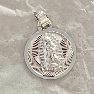 Maagd Maria-ketting/.925 Italiaanse sterlingzilveren medaille en ketting/ideaal cadeau voor jezelf of de mensen van wie je houdt.