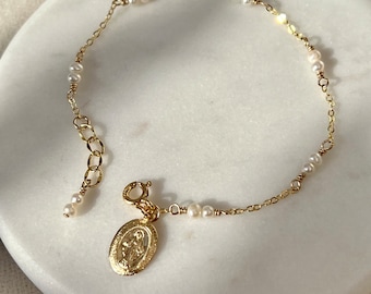 Jungfru Maria armband, guldfylld sötvattenspärla, nattvardsgåva